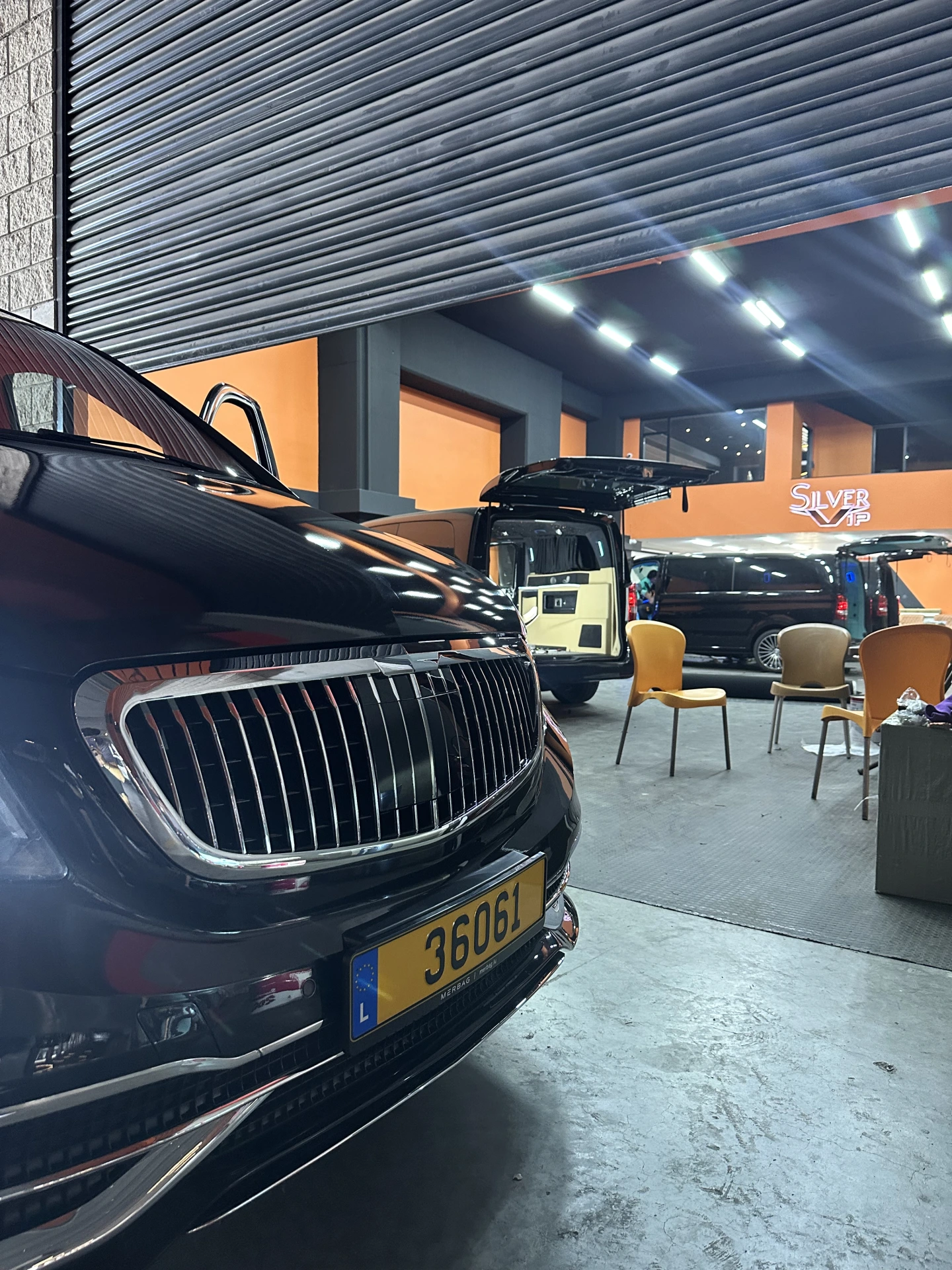 Lüksemburg İçin Dört Araç: Renkli ve Sade VIP Dizayn 6