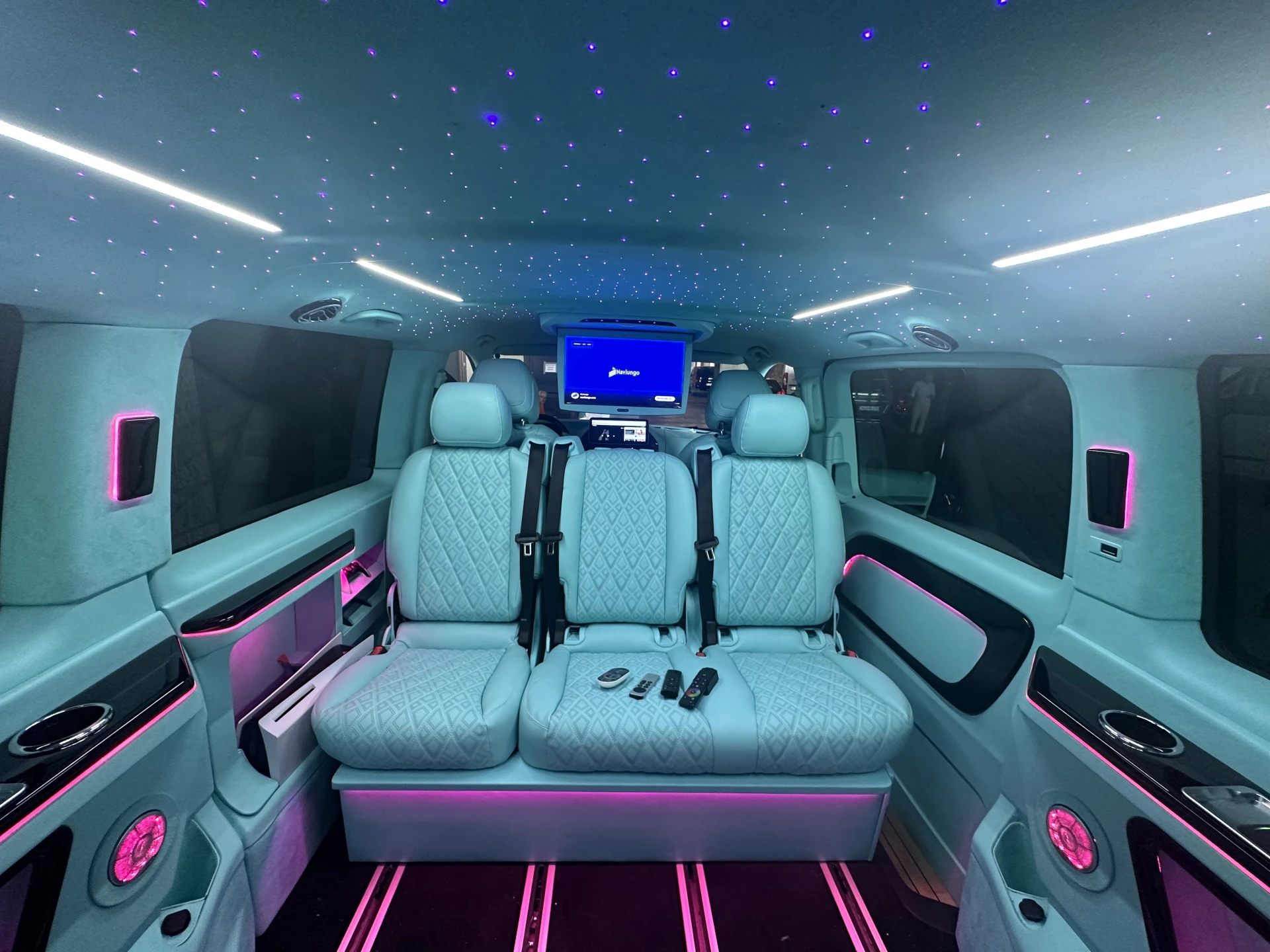 Lüksemburg İçin Dört Araç: Renkli ve Sade VIP Dizayn 9