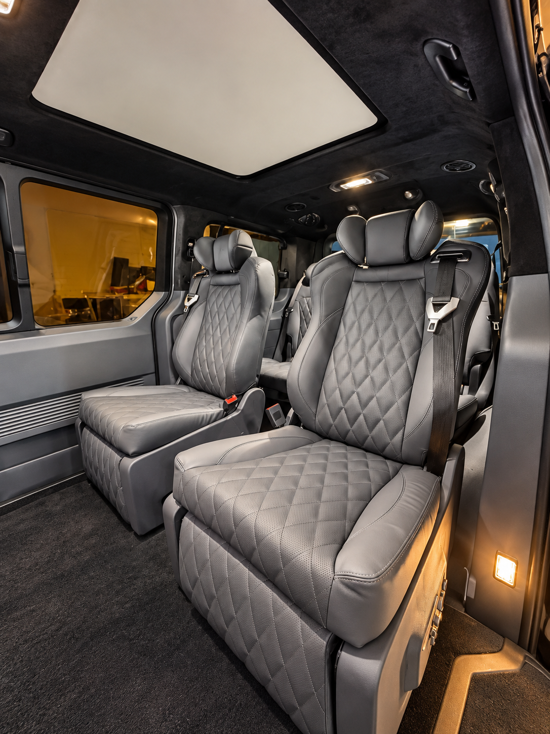 Hyundai Staria VIP Dizayn Sonrası Deri Koltuk Bakımı | Premium İç Mekân Nasıl Korunur?