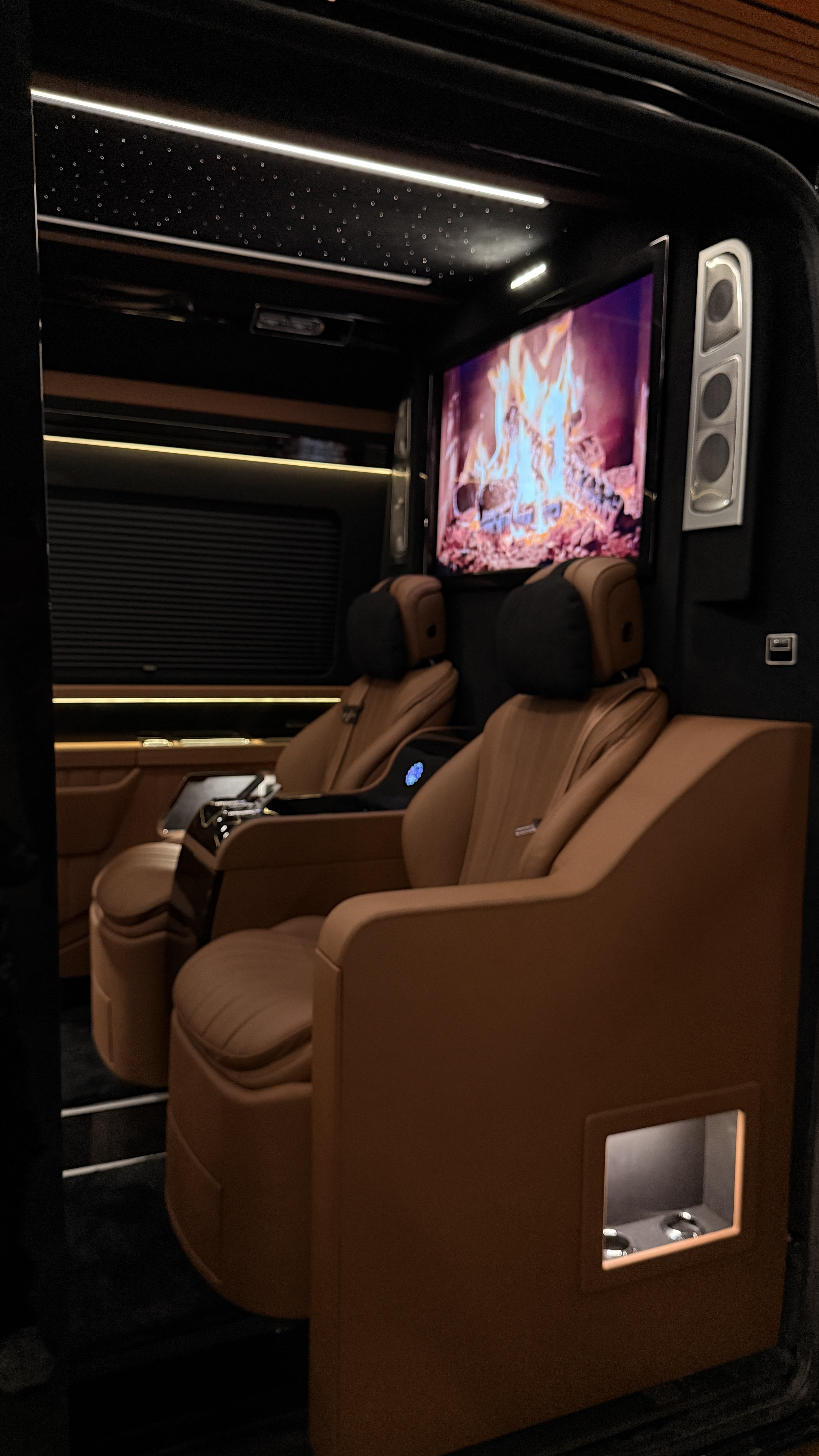 Mercedes Sprinter VIP Dizaynda Elektrik Kabloları ve Sigorta Sistemi Nasıl Gizlenmeli ve Servise Açık Tutulmalı?