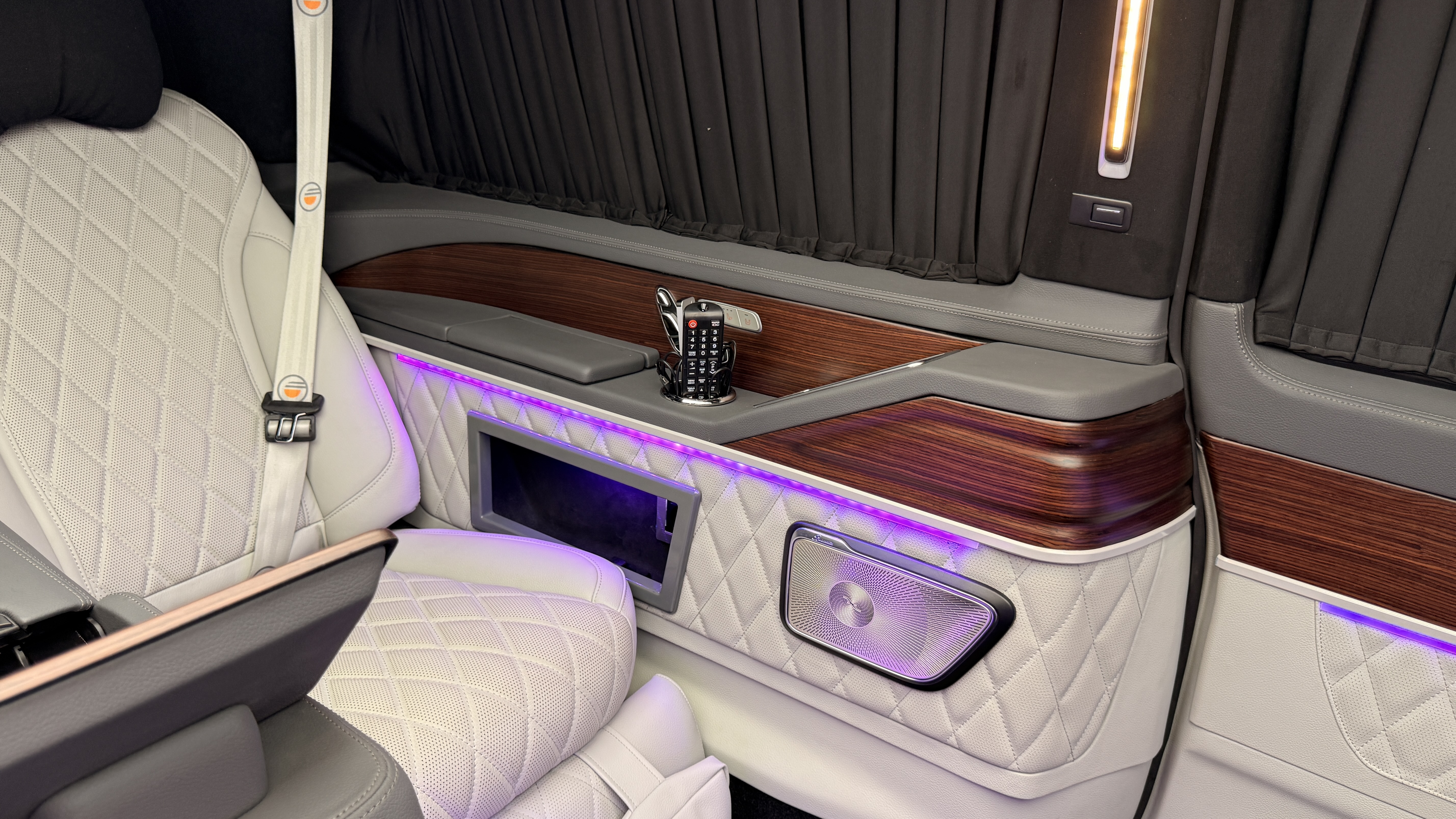 Mercedes V-Class VIP Conversion UK: How Can Luggage Be Separated From the Executive Cabin Without Wasting Space?