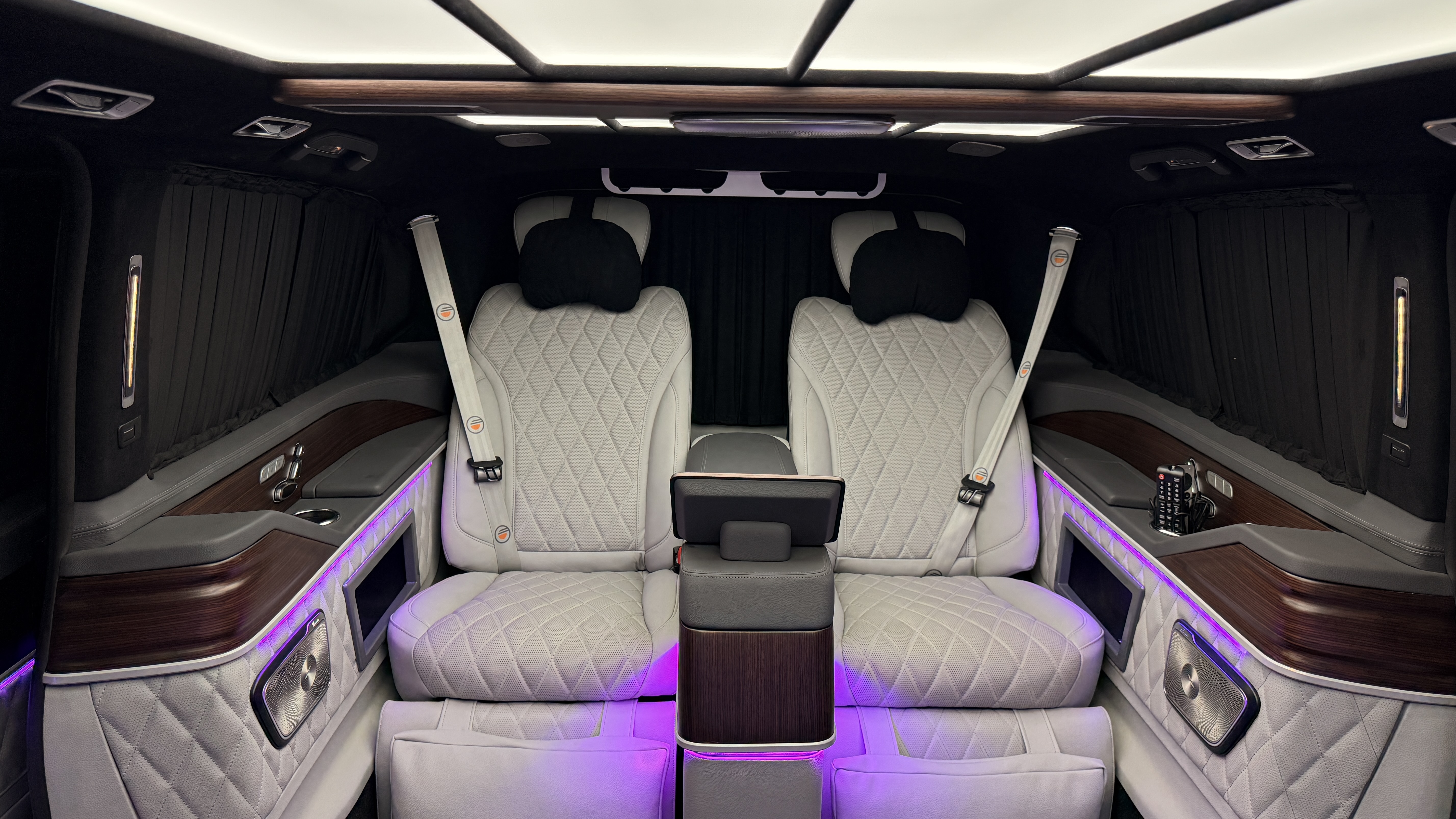 Mercedes V-Class VIP Conversion UK: How Should an Executive Folding Table Be Designed for Work, Dining and Everyday Use?