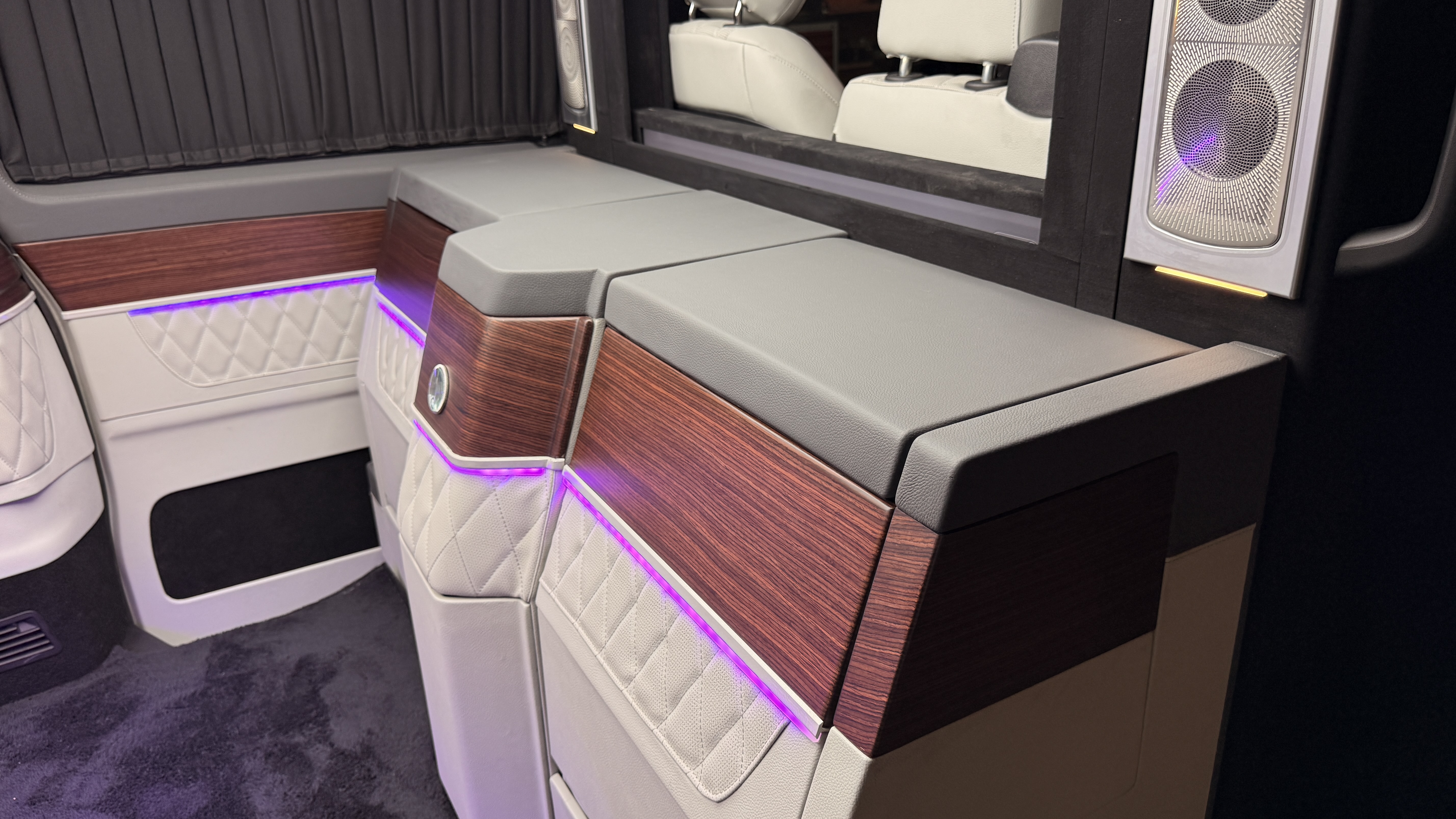 Mercedes V-Class VIP في السعودية | هل الأفضل تعديل سيارة جديدة أم مستعملة لمشروع VIP؟
