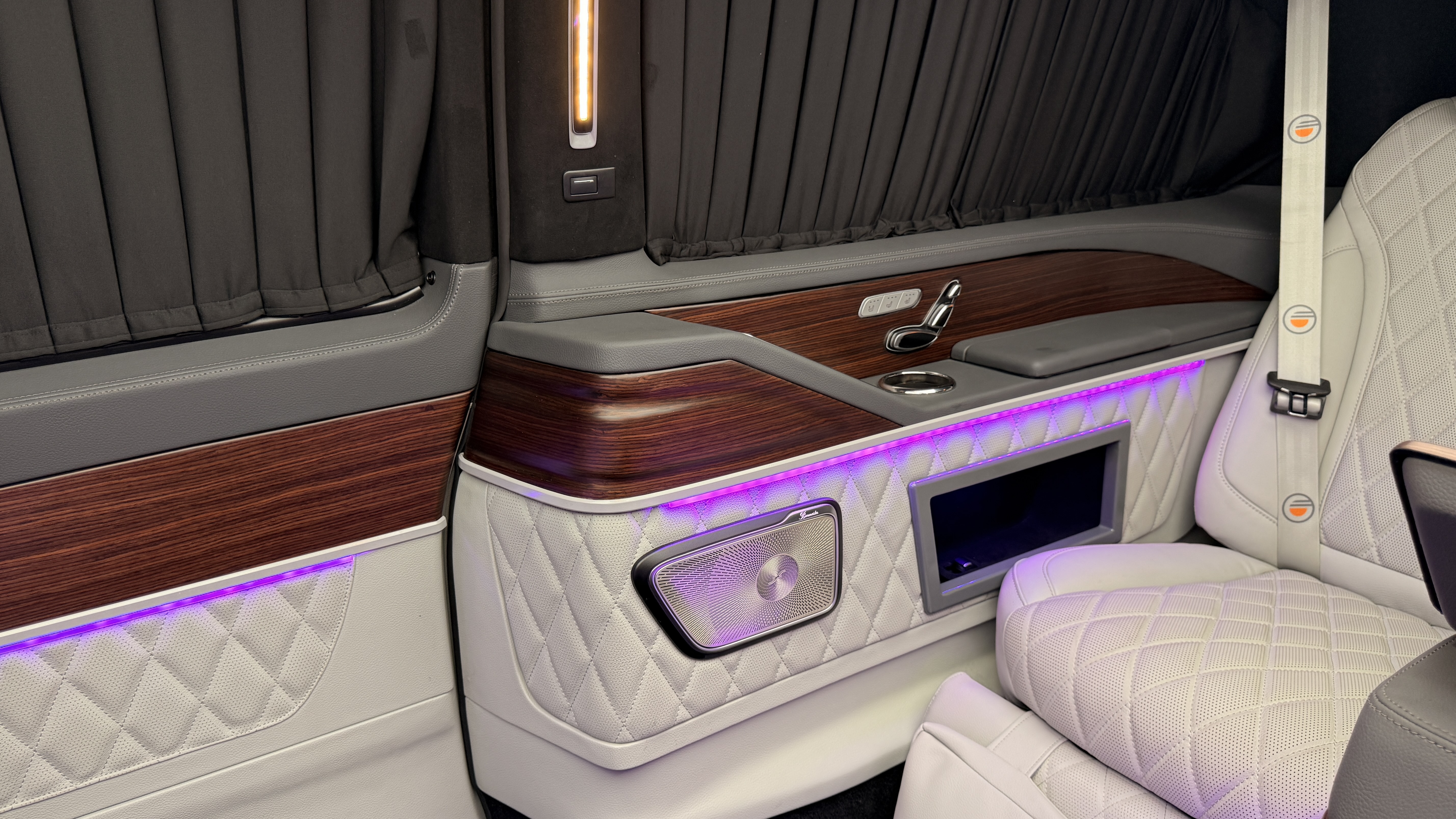 Mercedes Vito VIP Dizaynında Arka Kabin Servis Erişimi Nasıl Planlanmalı? | Elektrik, Buzdolabı ve Koltuk Sistemlerinde Bakım Kolaylığı