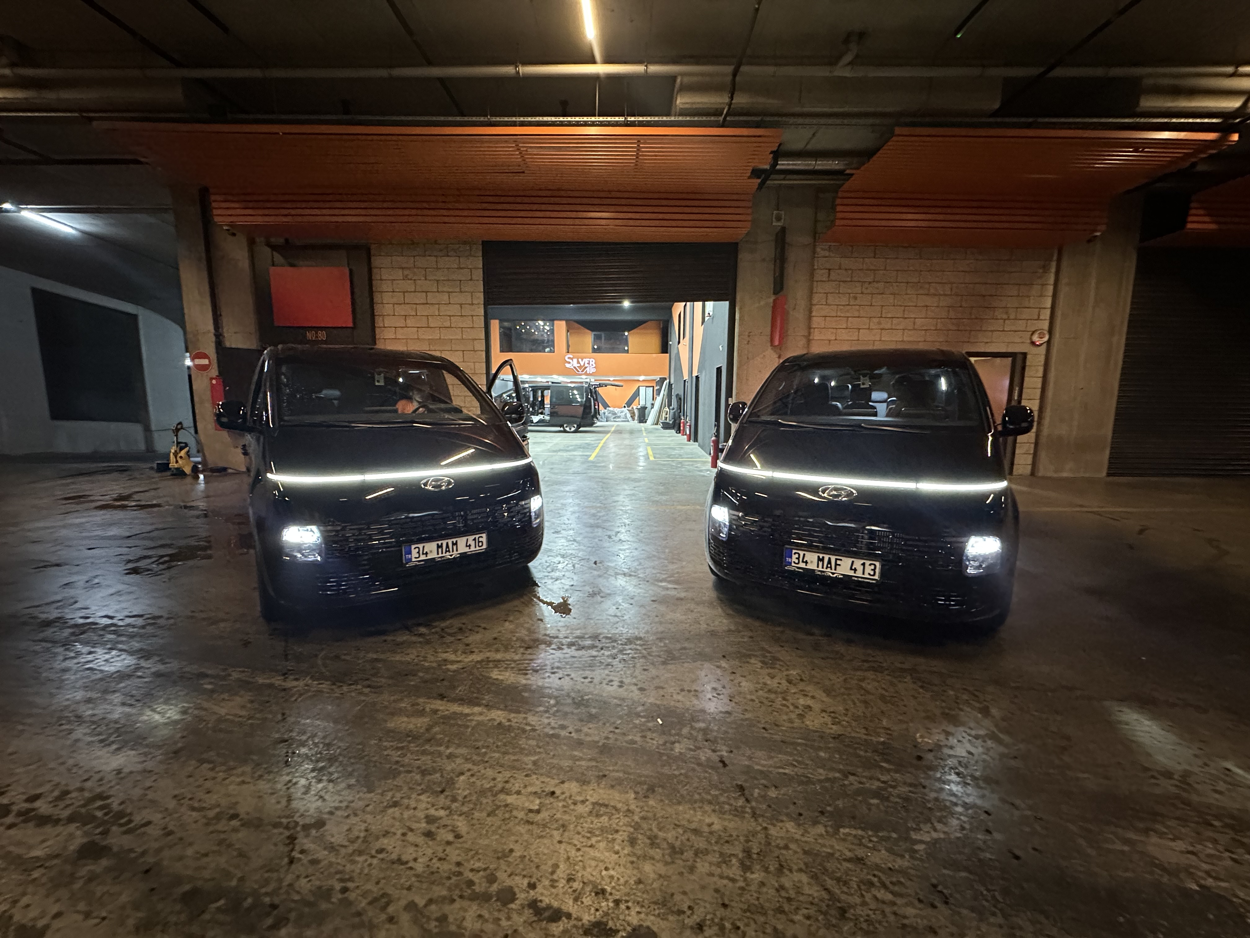 Türkiye İçin İki Hyundai Staria VIP İç Mekân Projesi