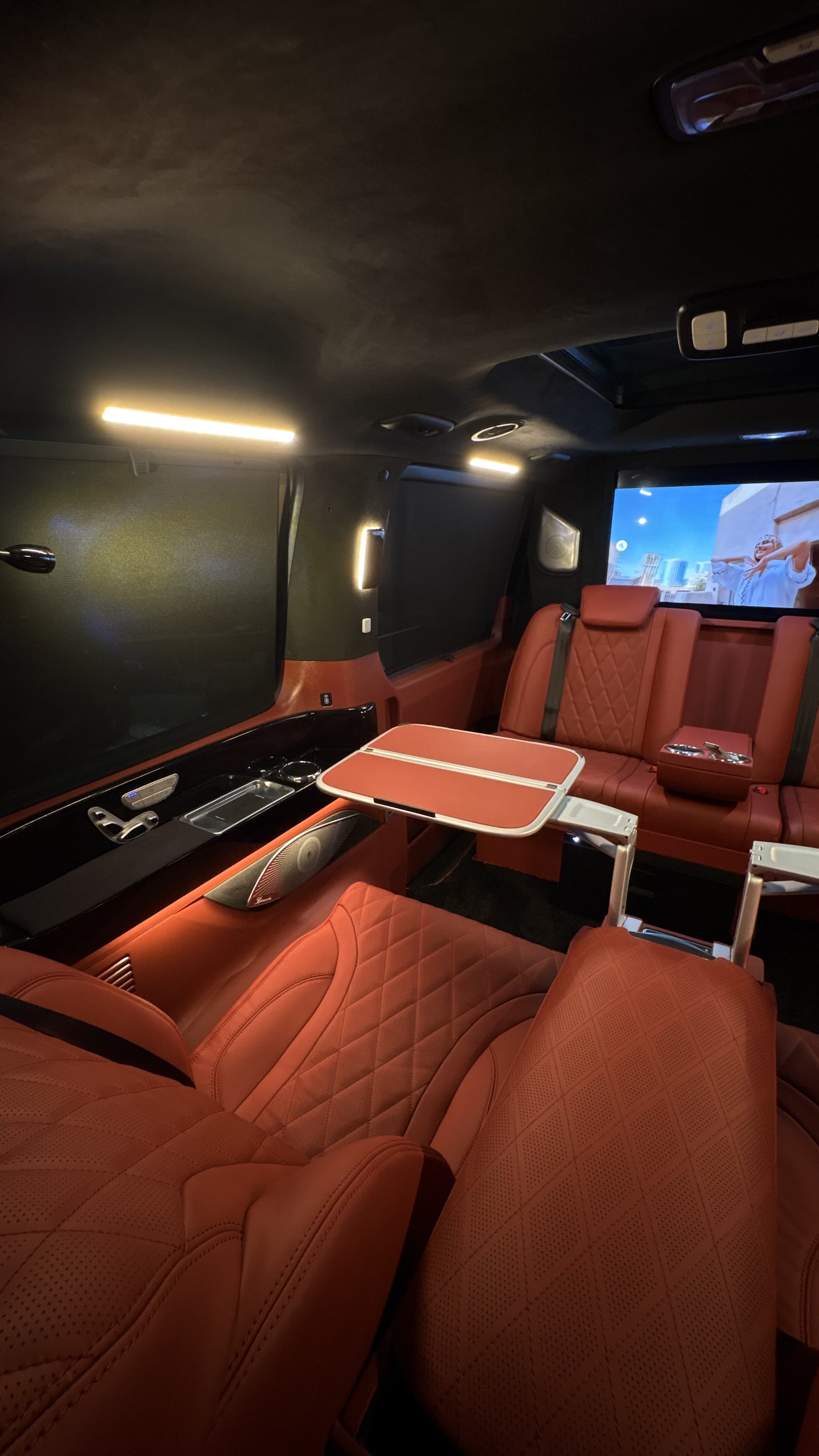 Hyundai Staria VIP 12