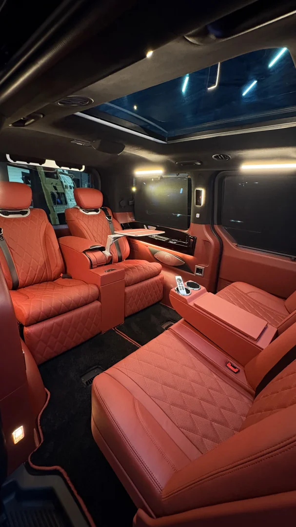 Hyundai Staria VIP 13