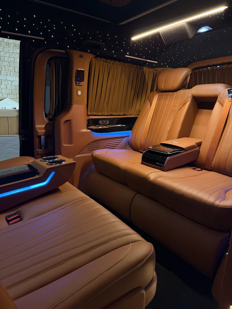Hyundai Staria VIP 14