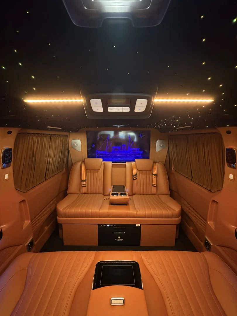 Hyundai Staria VIP 16