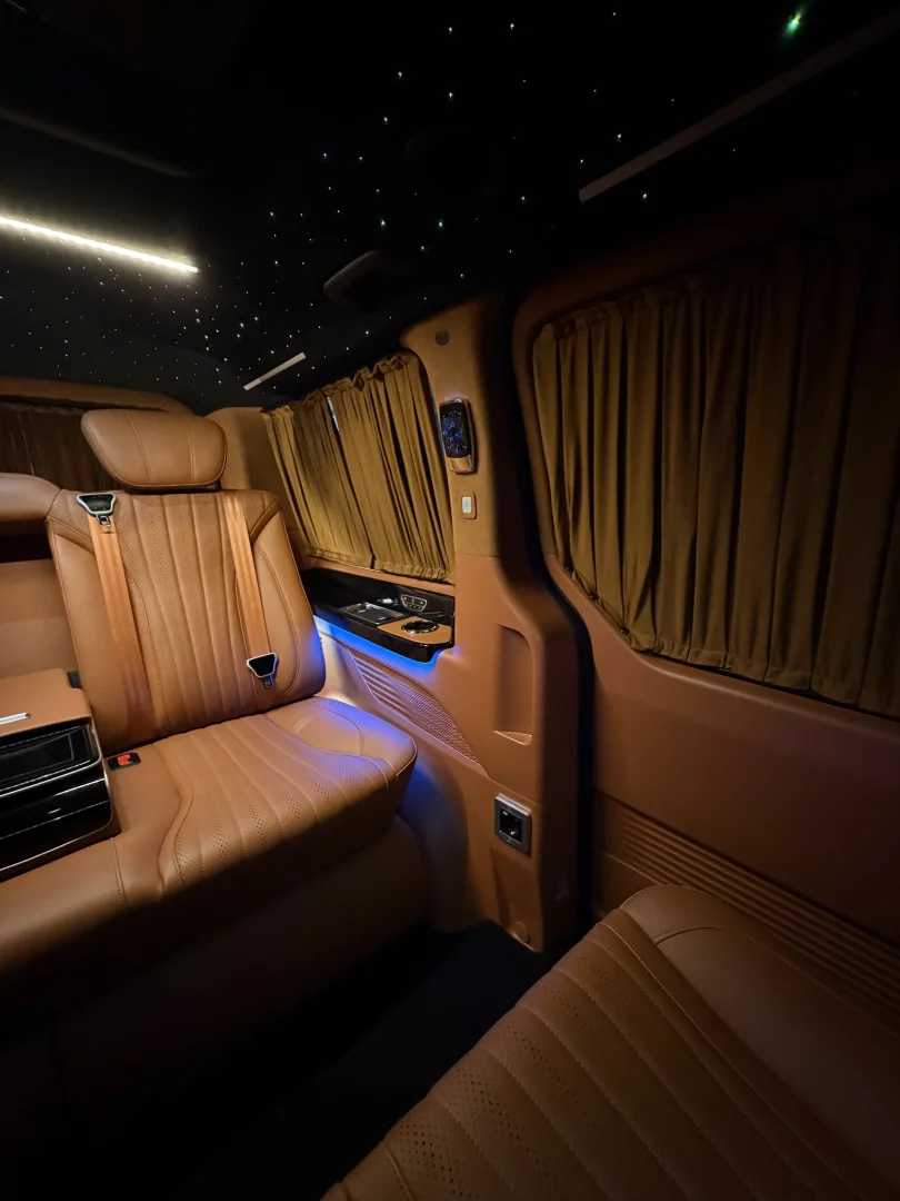 Hyundai Staria VIP 20