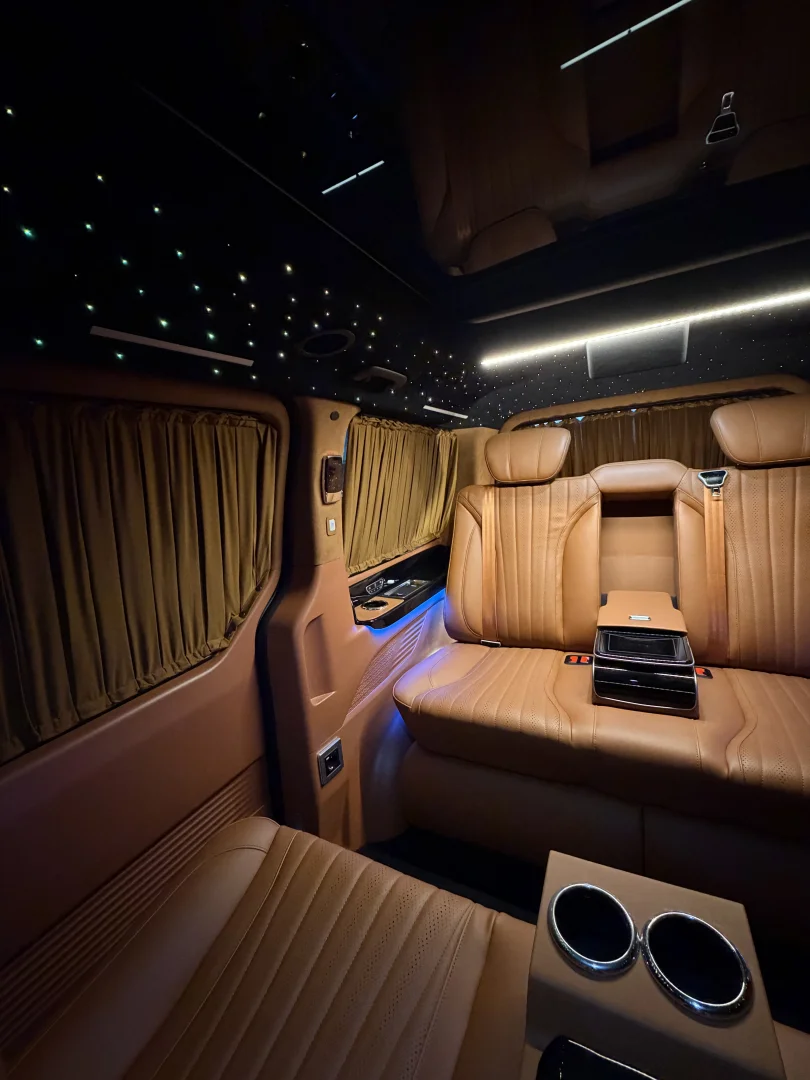 Hyundai Staria VIP 22