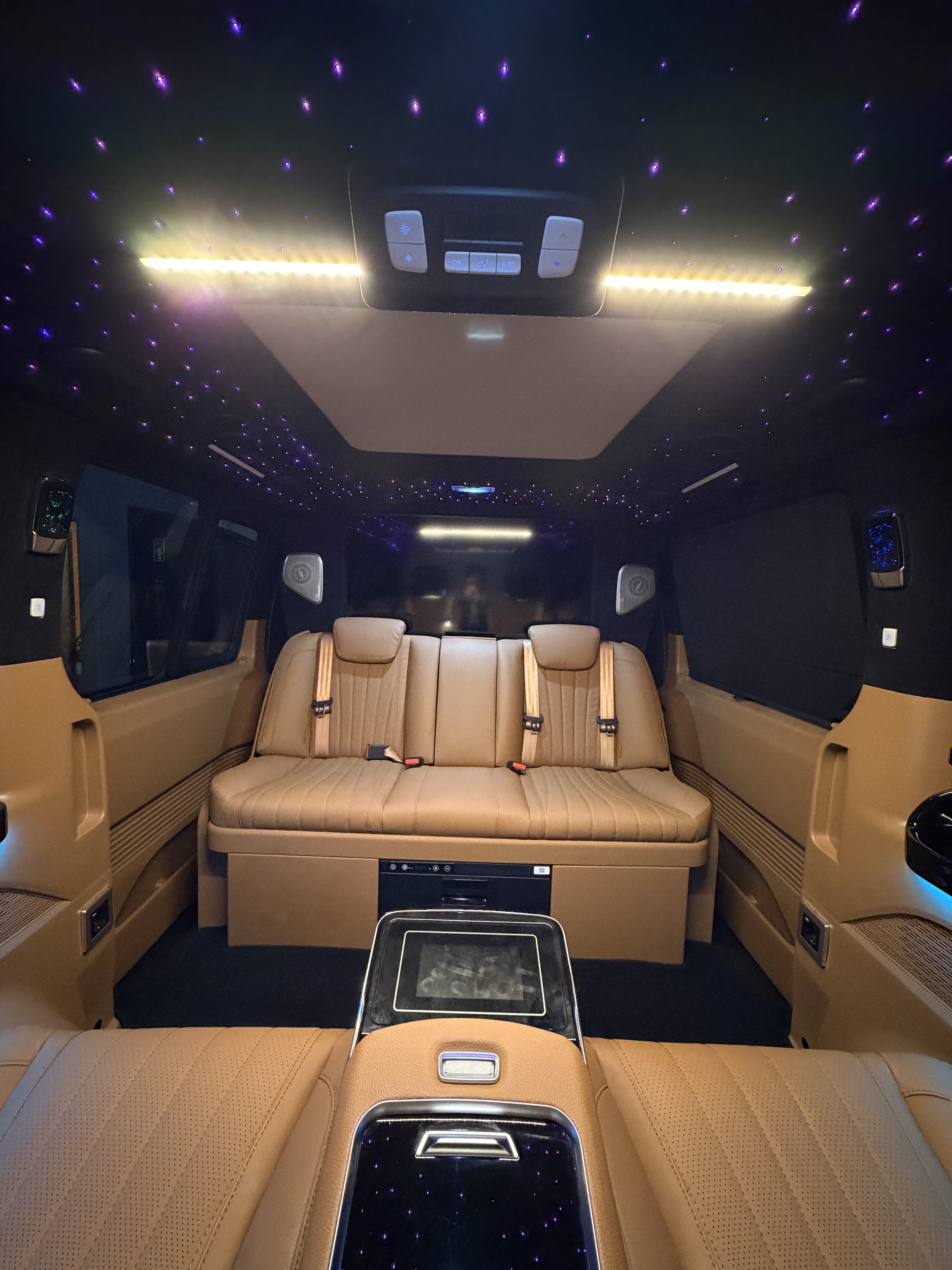 Hyundai Staria VIP 26