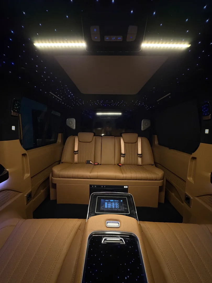 Hyundai Staria VIP 27
