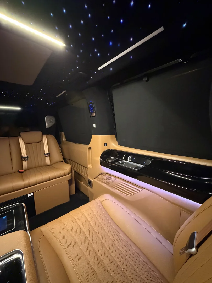 Hyundai Staria VIP 29