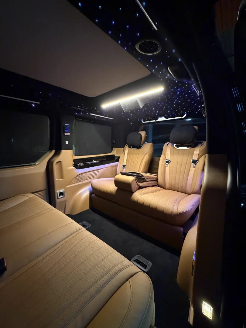 Hyundai Staria VIP 30