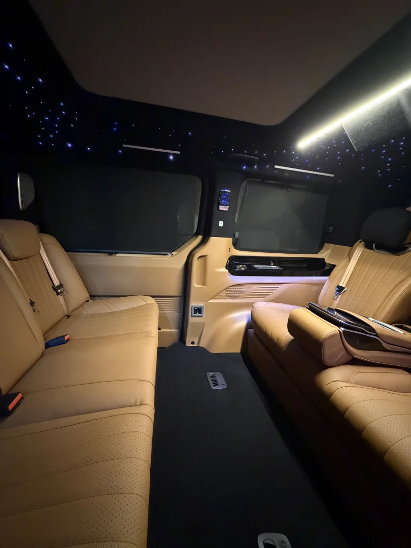 Hyundai Staria VIP 31