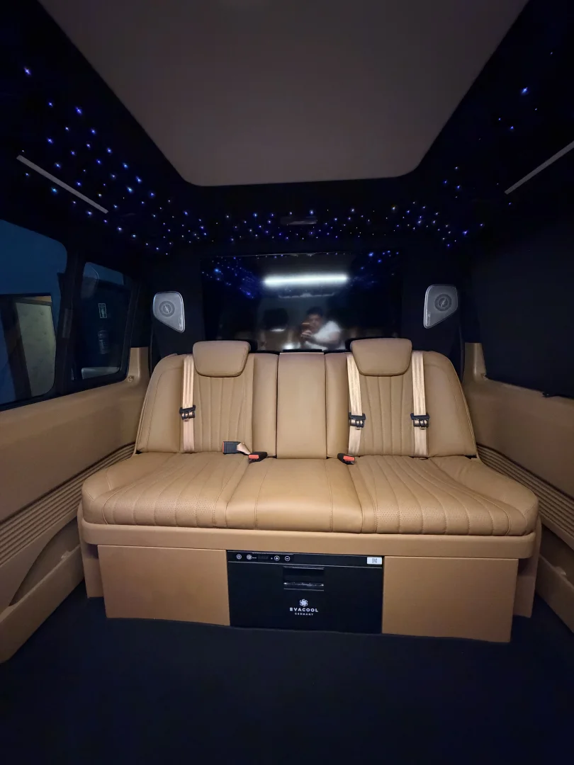 Hyundai Staria VIP 33
