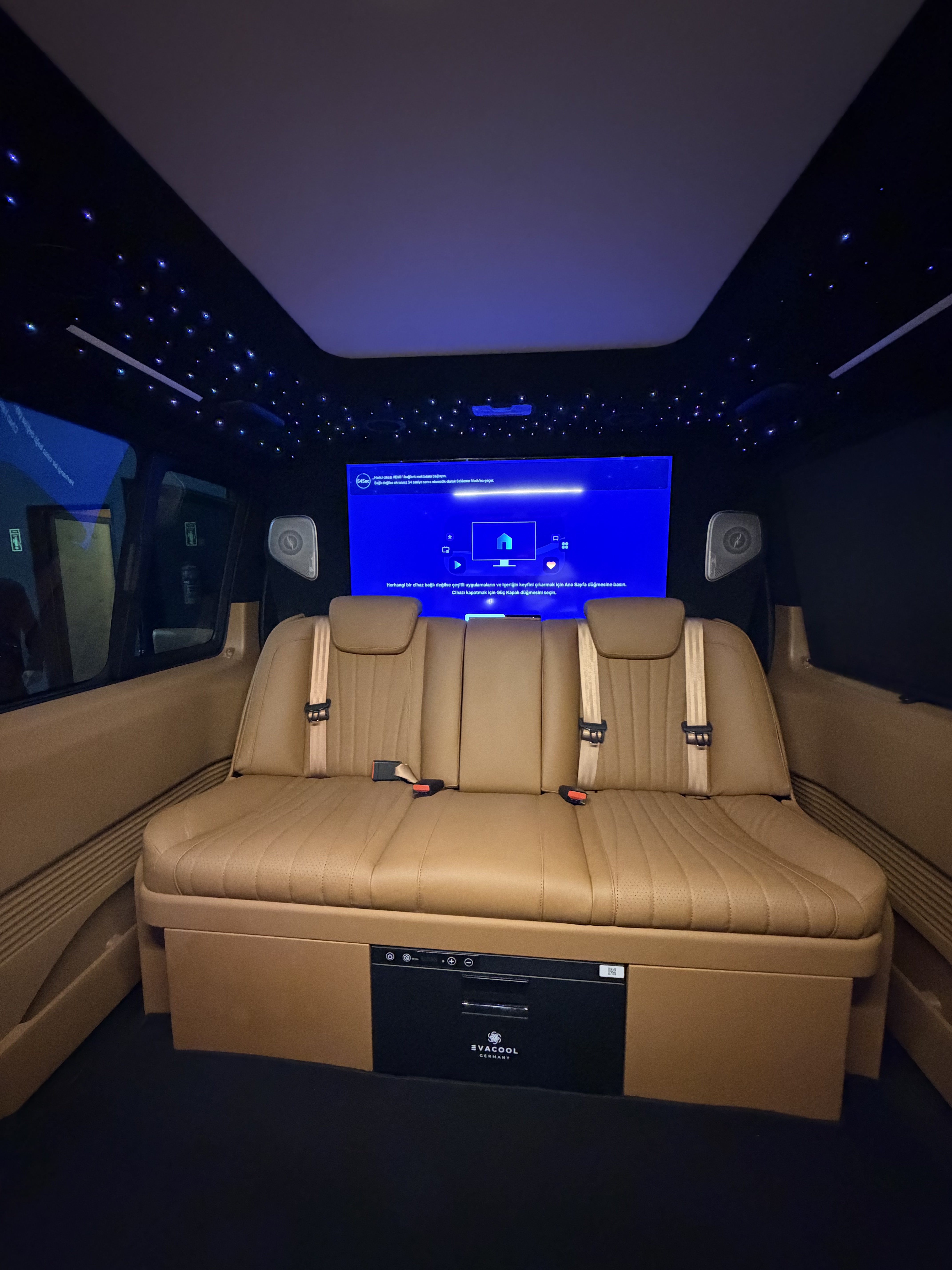 Hyundai Staria VIP 34