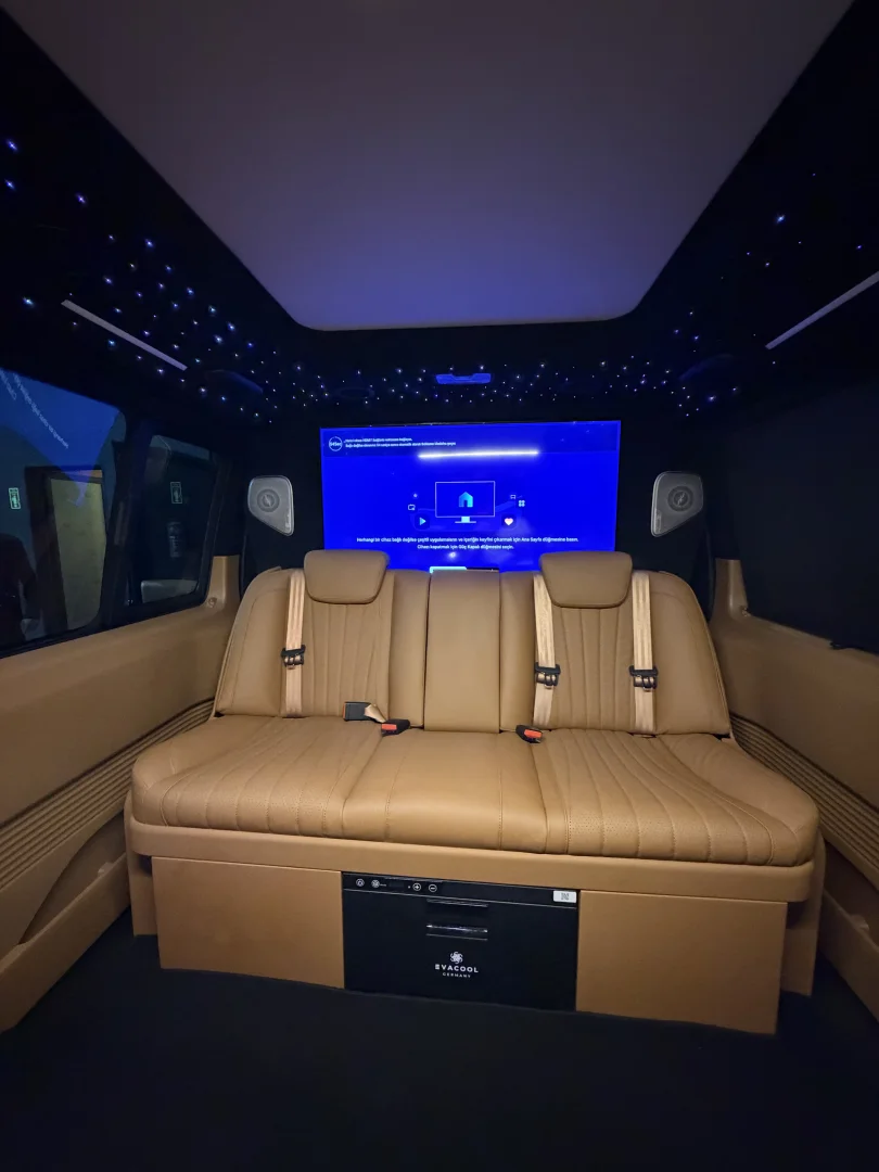 Hyundai Staria VIP 34