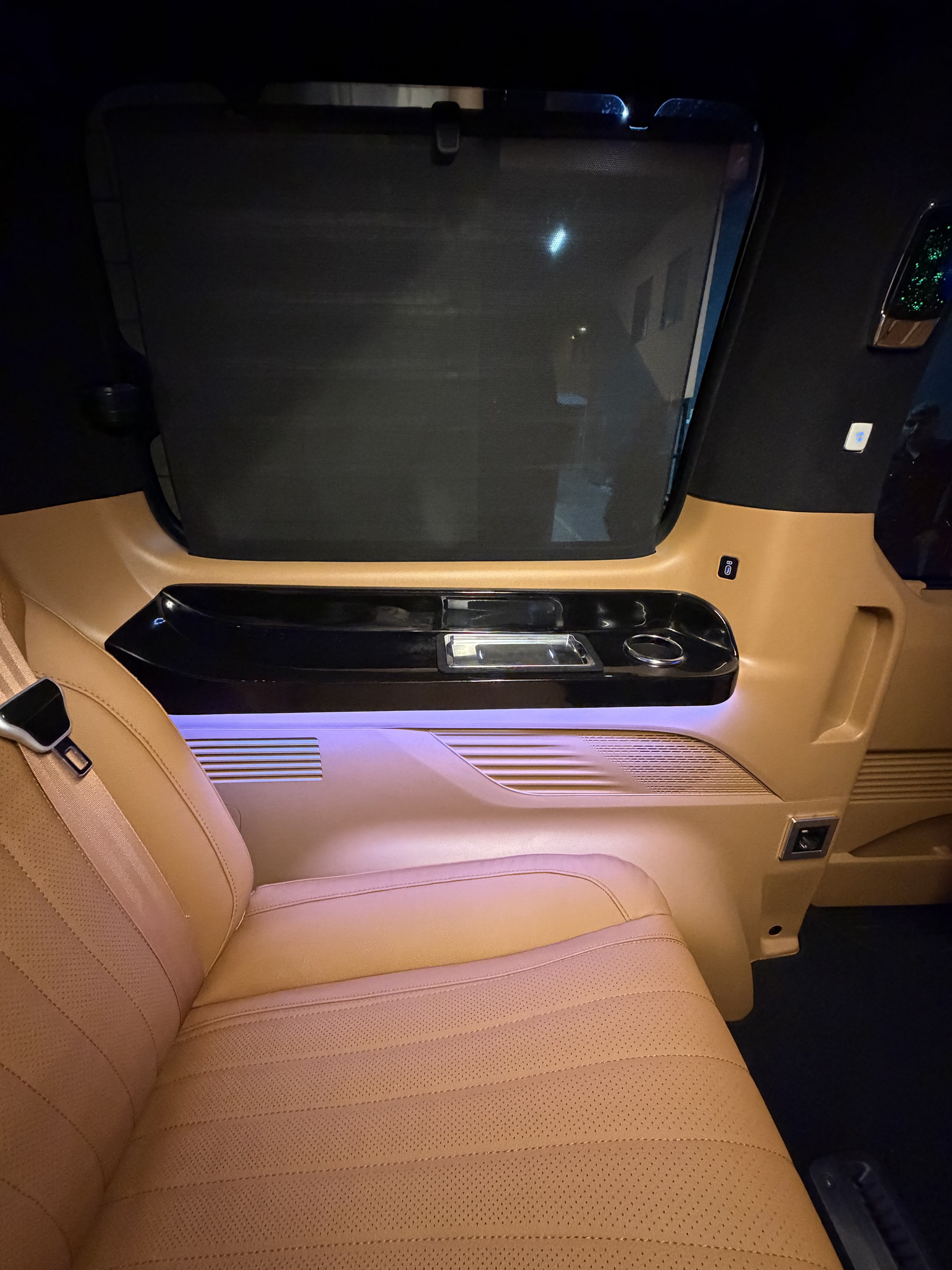 Hyundai Staria VIP 35