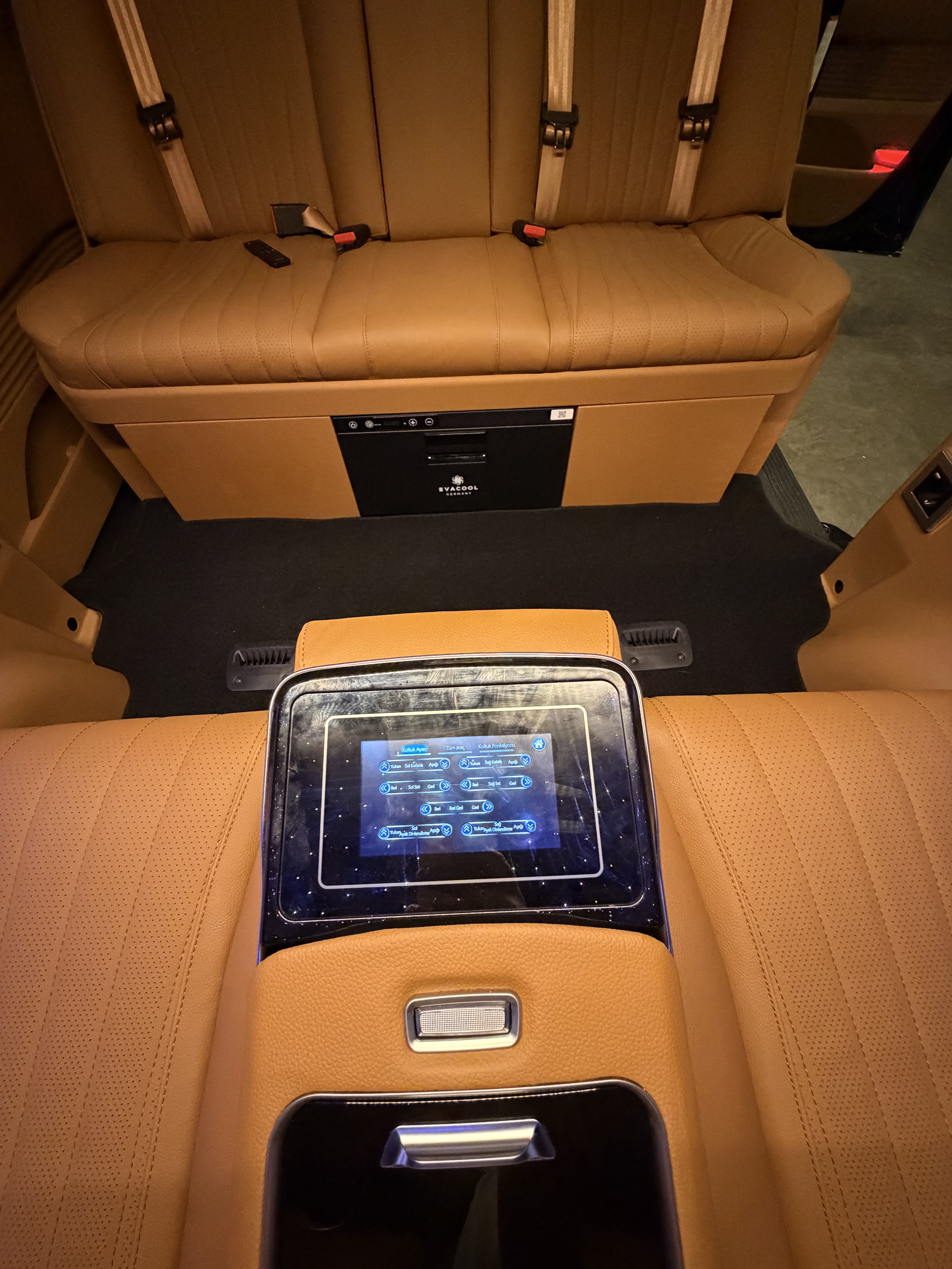 Hyundai Staria VIP 42