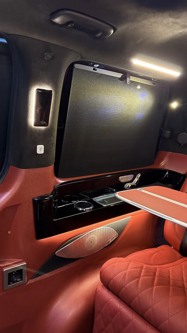 Hyundai Staria VIP 6